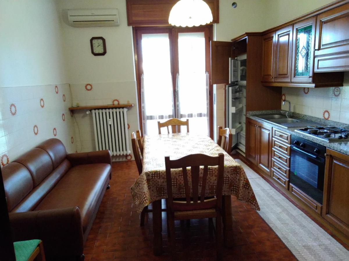 Ferienwohnung Domanda Calosso Exterior foto